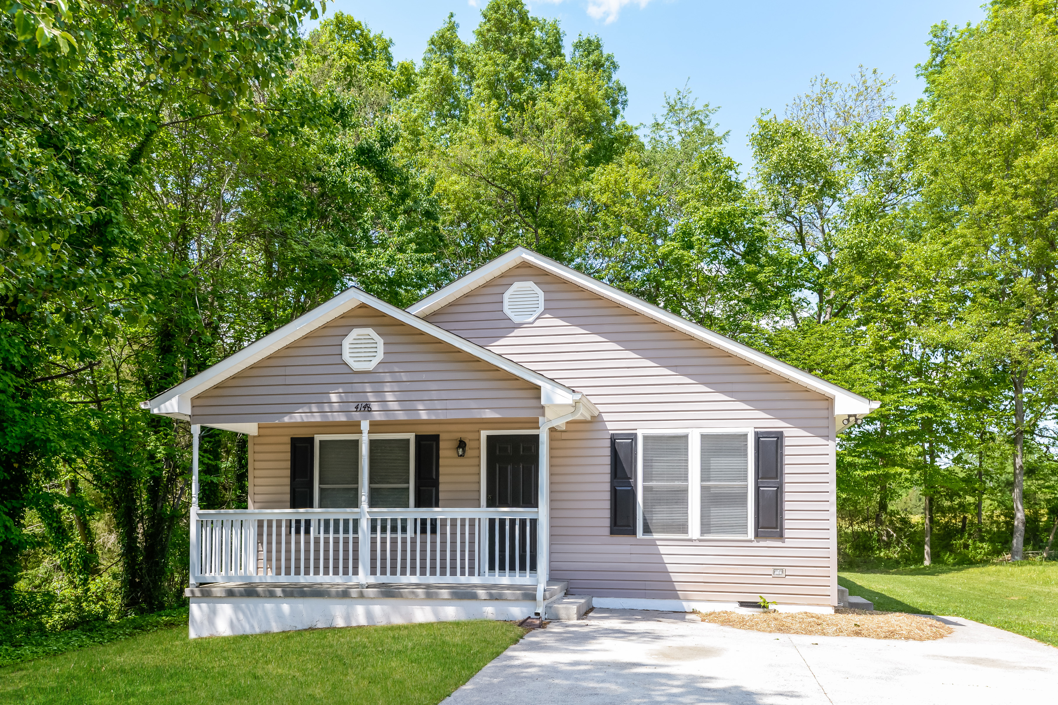 4148 SUNFLOWER CIR Winston-Salem, NC 27105